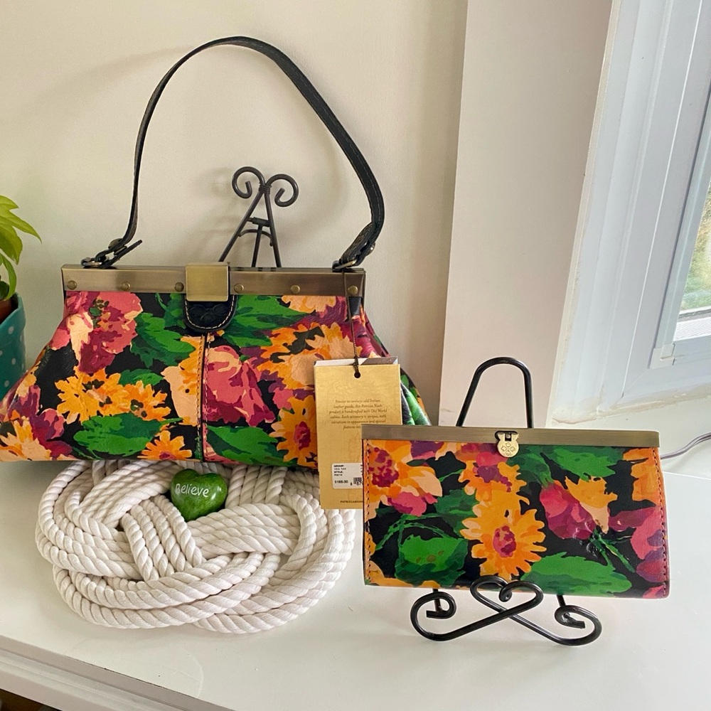 Patricia Nash Gorgeous ✅ Older Print Bag and Wallet❣️